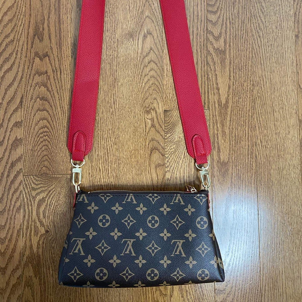 Purse - Picture 2 of 3